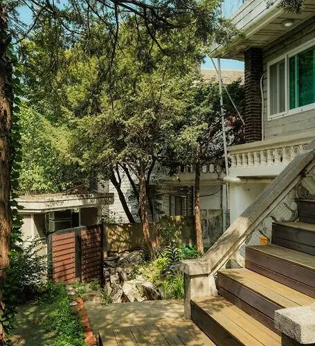 Large House Subway 5 Minute Villa *